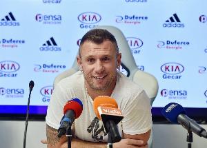 卡萨诺：差距巨大！恩多耶年薪150万欧元，为什么莱奥能赚800万？